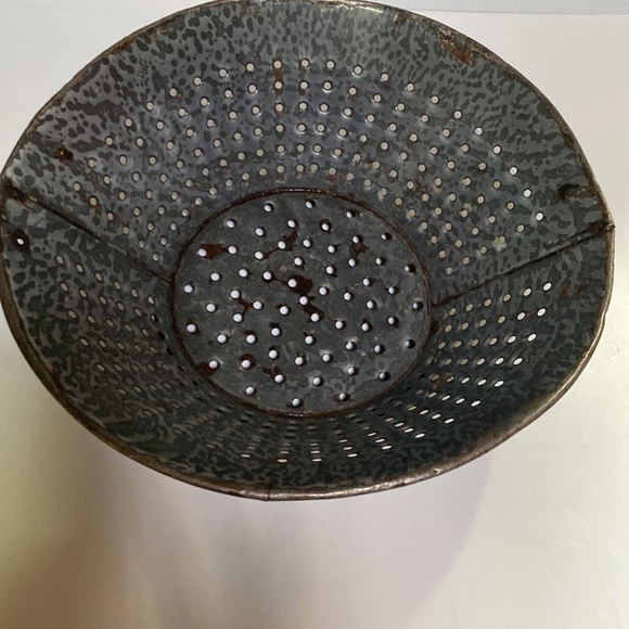 Antique Colander - Picture 2 of 5